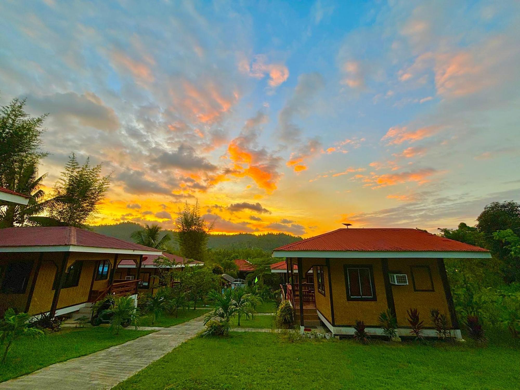 Luzville Transient House - Port Barton Itaytay Exterior photo